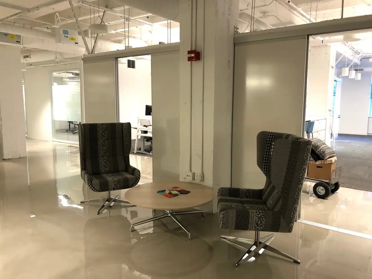 BROWN LOUNGE CHAIRS LOBBY