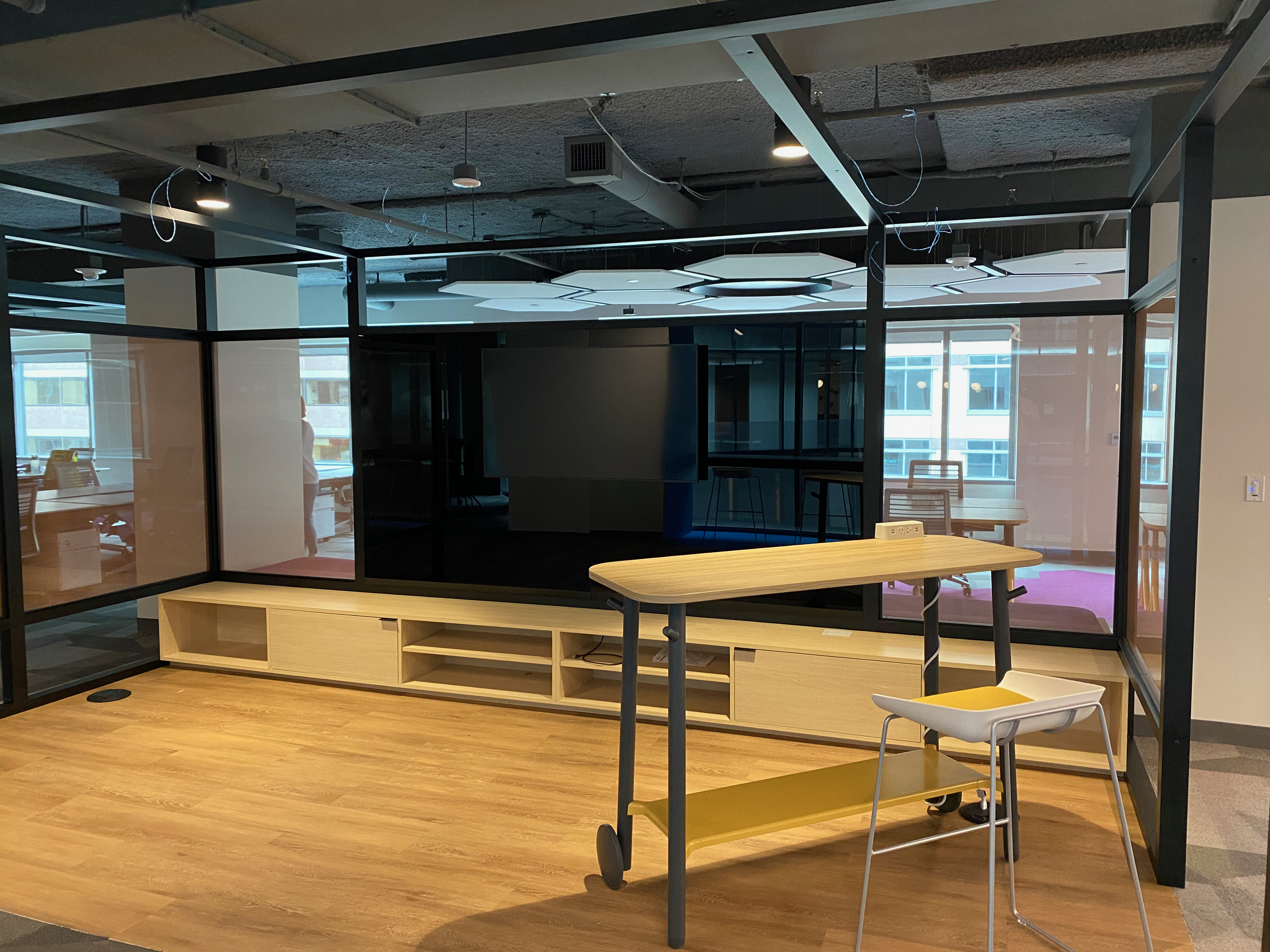INTERSECTION SPACE VR ROOM RT
