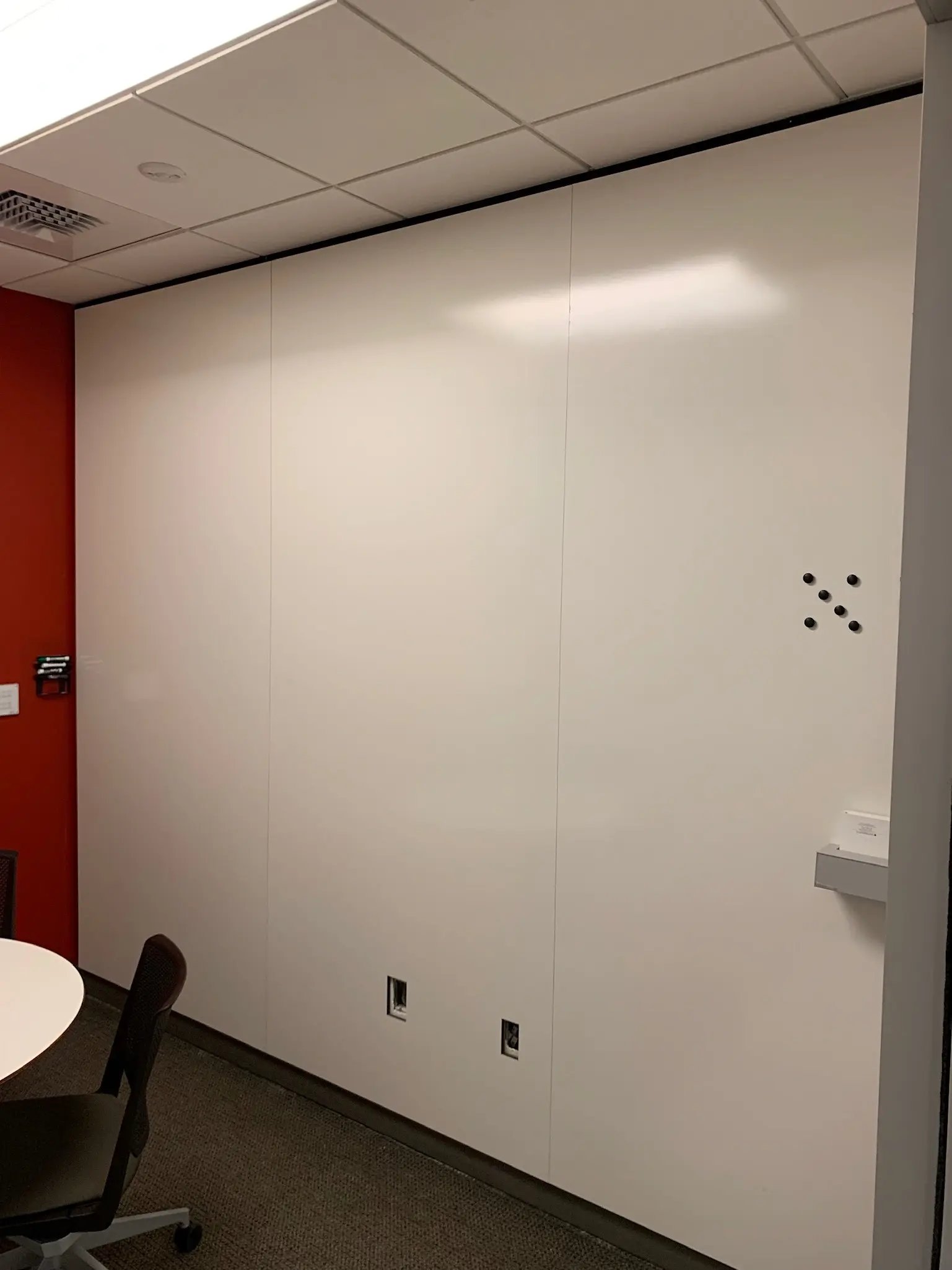 MERGE SPLINE VERTICAL MB WALL WITH CUT-OUTS01