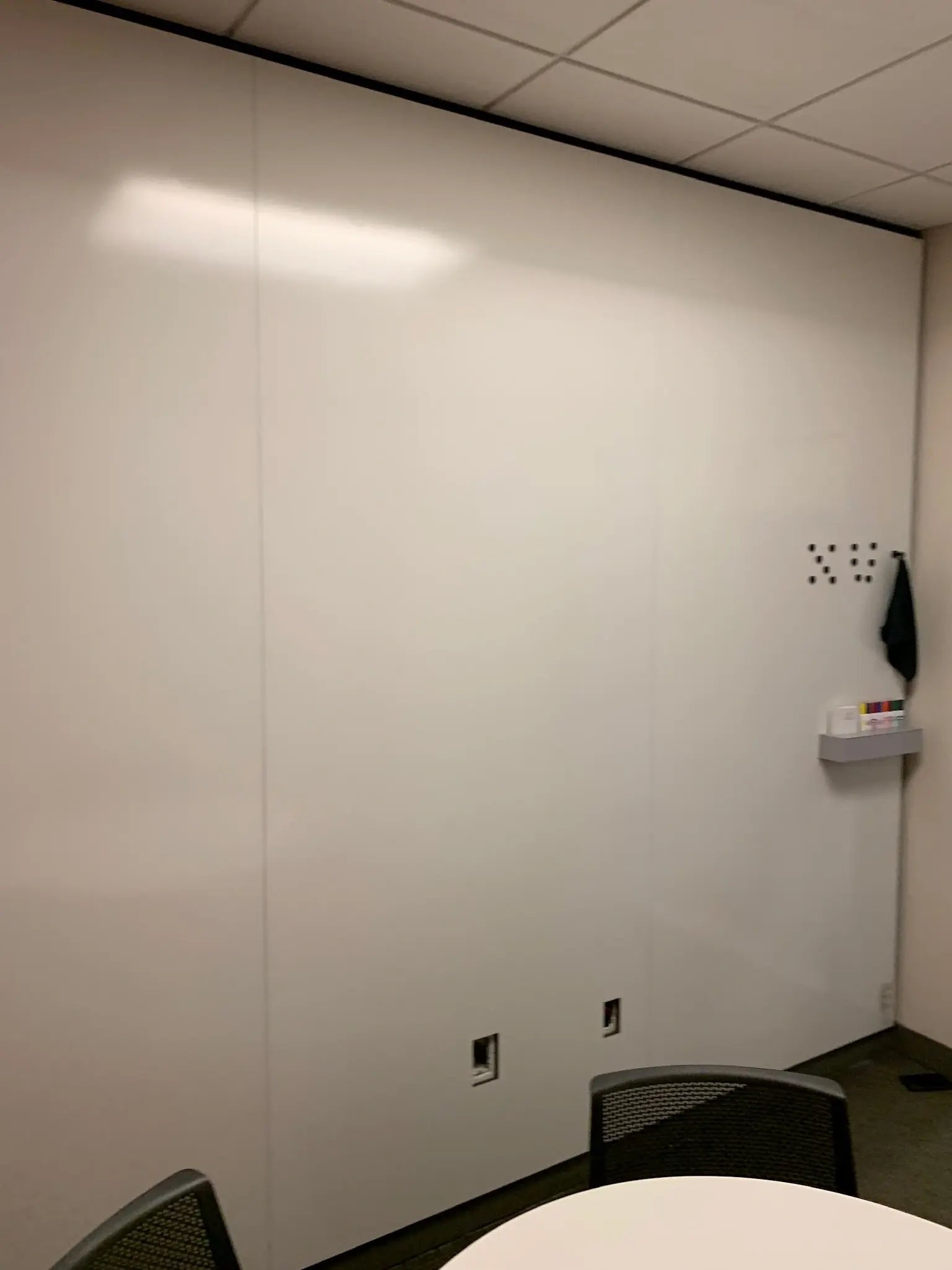MERGE SPLINE VERTICAL MB WALL WITH CUT-OUTS02