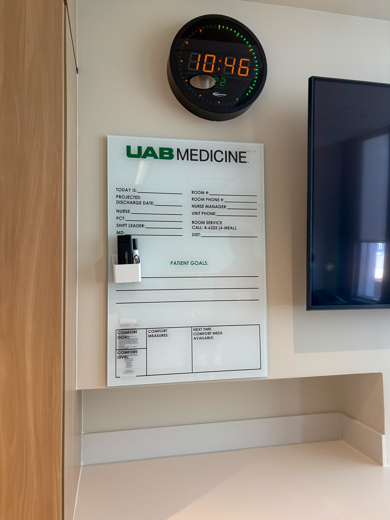 UAB-REHAB-GLASS-PATIENT-ROOM-BOARD