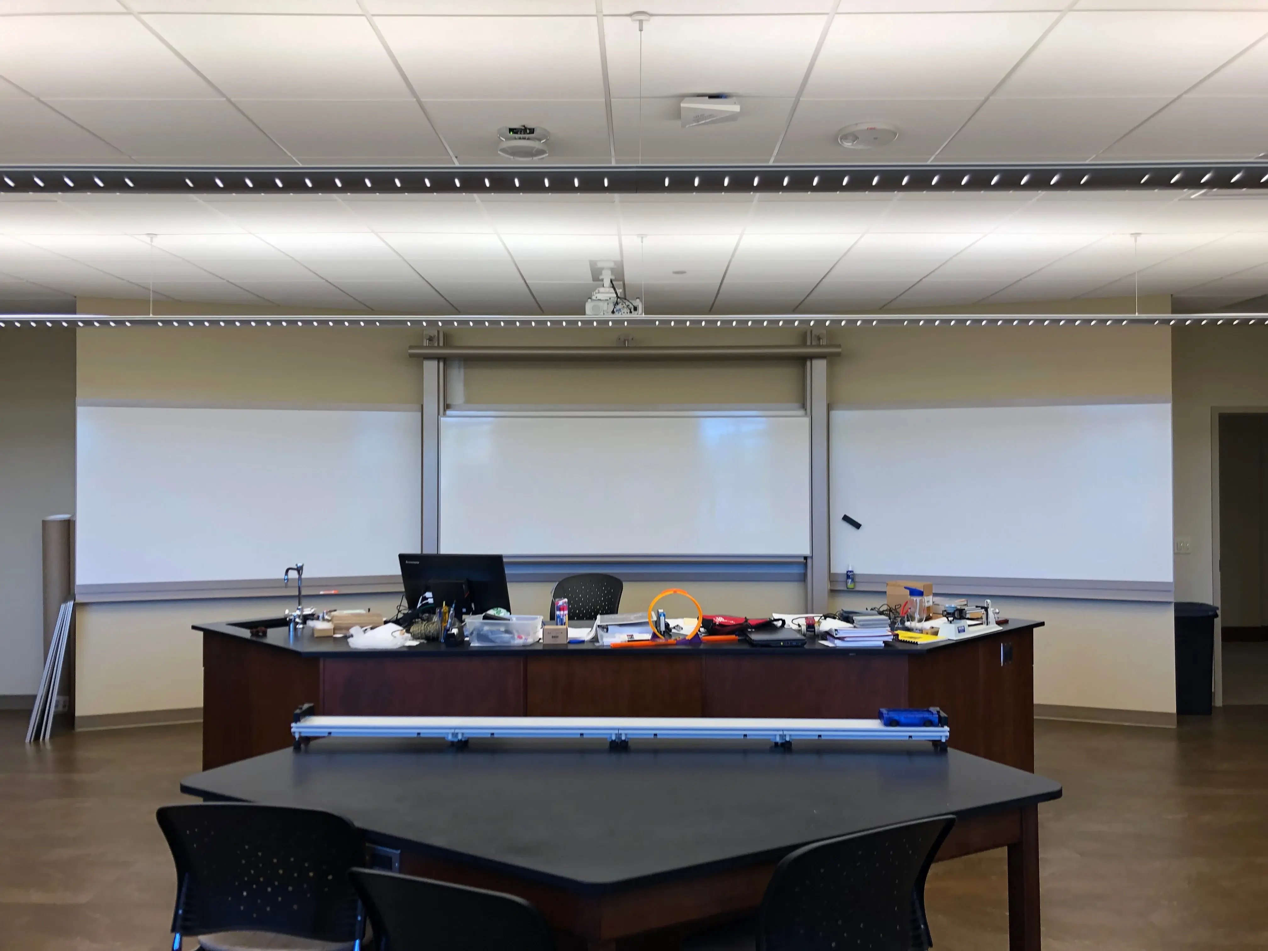 VIP MARKERBOARDS WALL MOUNTED WITH SLIDING VERTICAL COLUMN BOARD SYSTEM