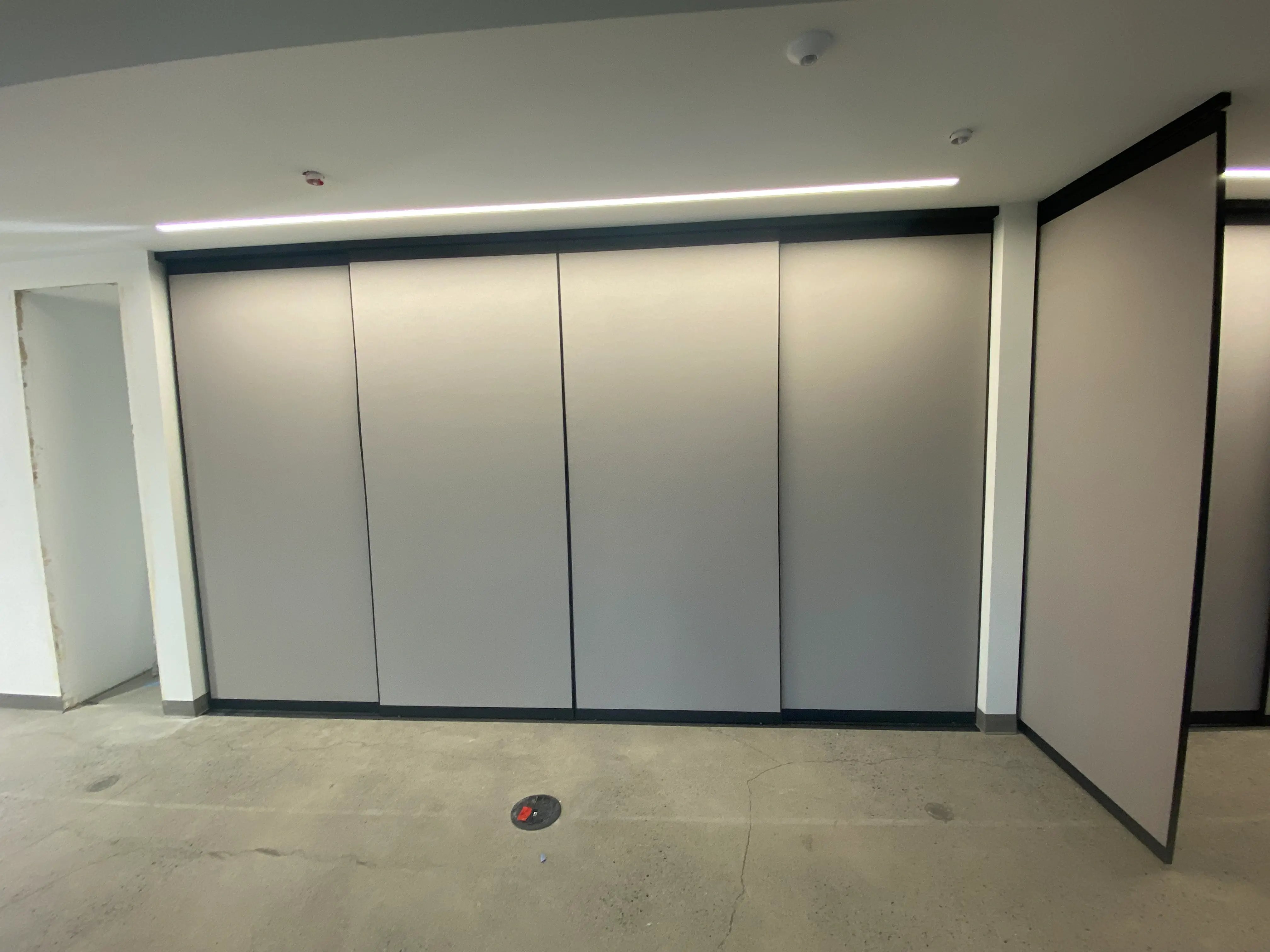VIP+ FABRIC PANELS TOP HUNG 2