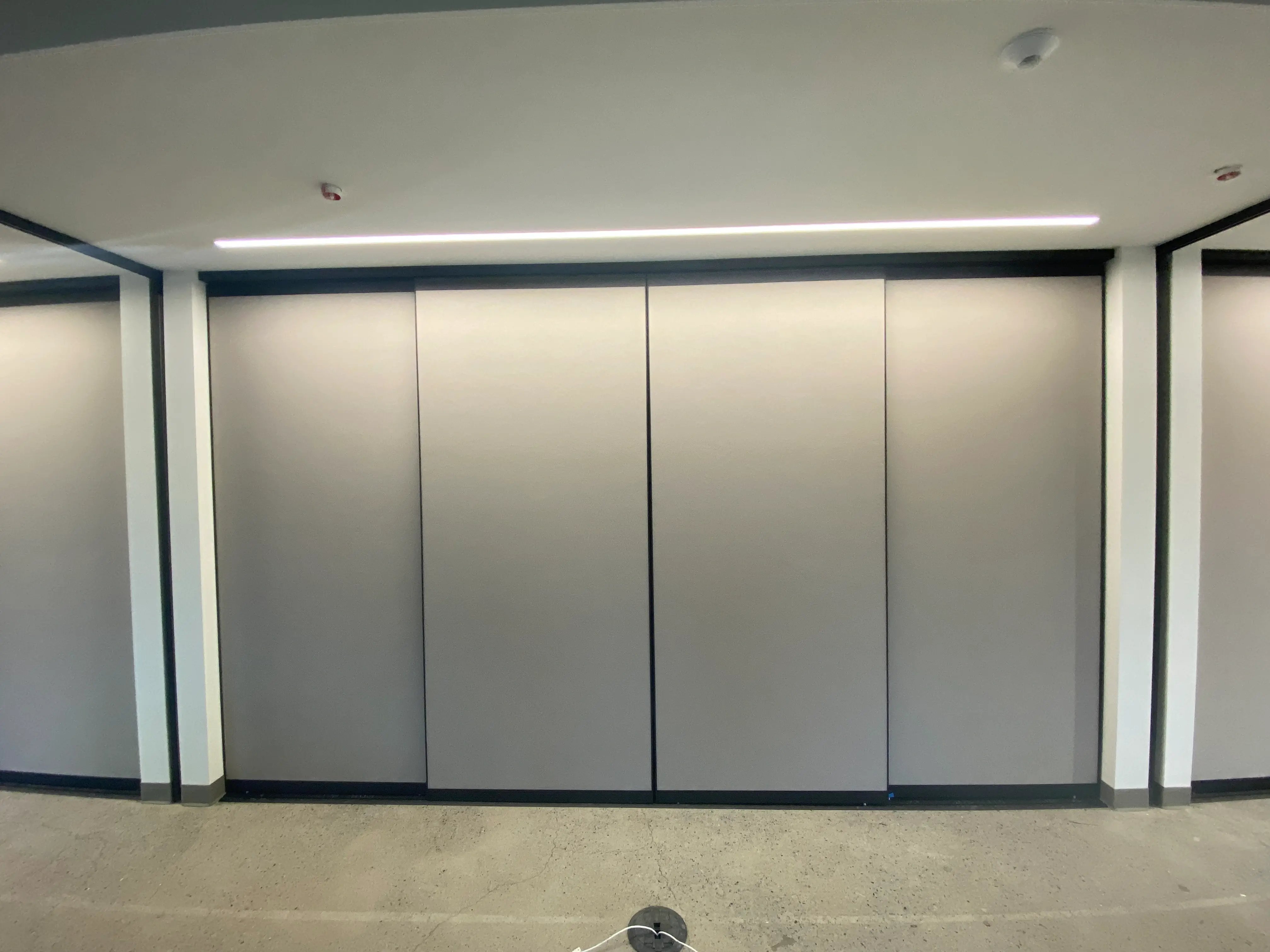 VIP+ FABRIC PANELS TOP HUNG 3