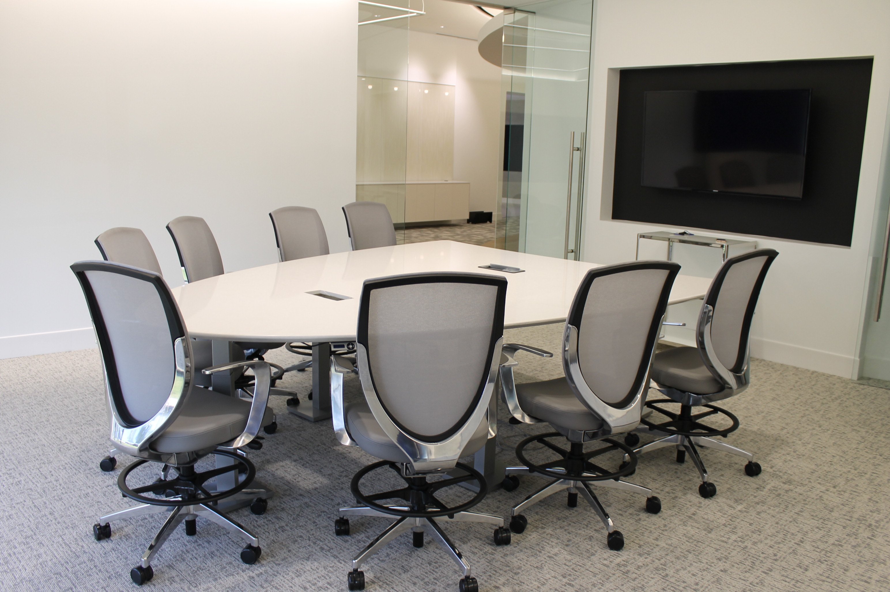 Installation - coronaDESKING_Sit-Stand_Bullet_Conference_Table-2