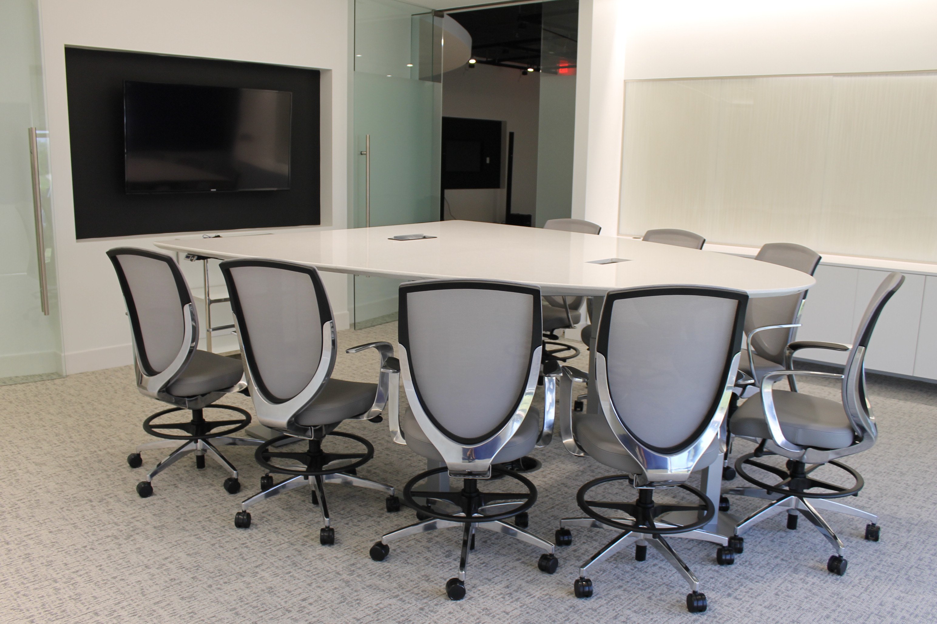 Installation - coronaDESKING_Sit-Stand_Bullet_Conference_Table