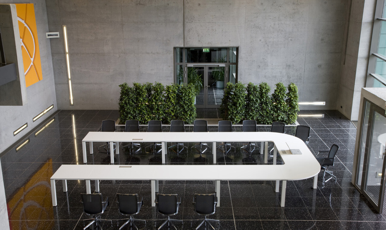 conferencing_Page_6_Image_0001