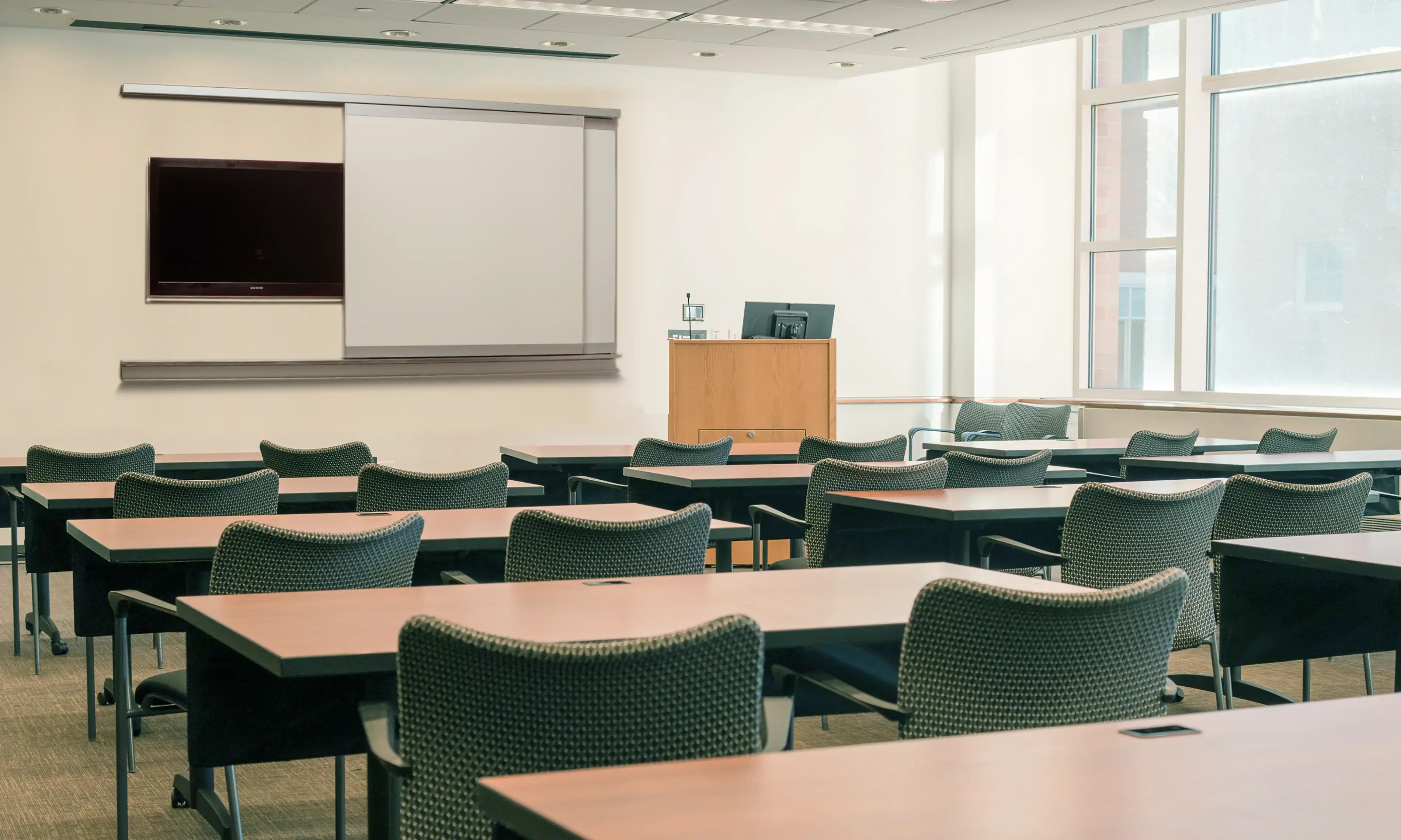 coronaVISUAL_VIP+Media_Wall_Classroom
